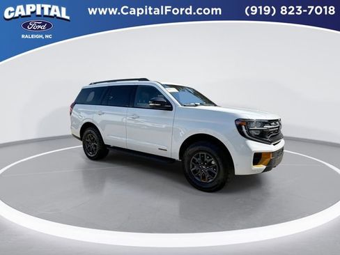 Certified 2025 Ford Expedition Tremor image 2