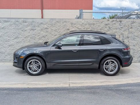 Certified 2025 Porsche Macan AWD/4WD image 2