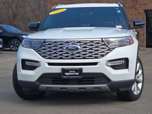 Used 2023 Ford Explorer Platinum w/ Technology Package image 3
