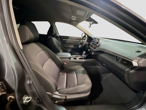 Used 2023 Nissan Altima 2.5 SV FWD image 19
