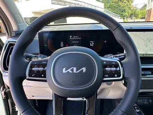 New 2025 Kia Sorento EX w/ EX Panoramic Sunroof Package image 31