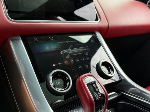 Used 2022 Land Rover Range Rover Sport SVR image 37
