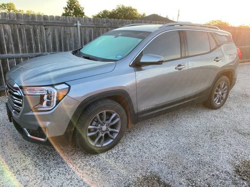 Used 2023 GMC Terrain SLT FWD image 2