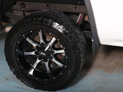 Used 2017 GMC Sierra 1500 SLE w/ SLE Value Package image 13