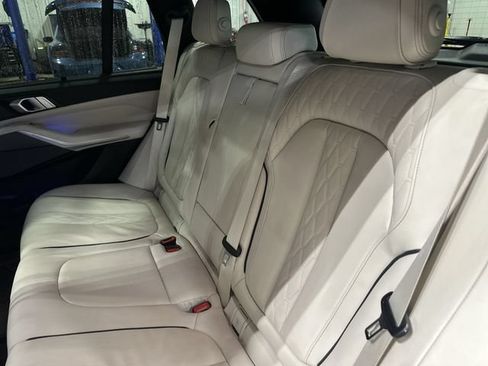 Used 2019 BMW X5 xDrive50i w/ M Sport Package AWD/4WD image 30