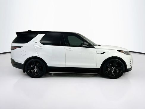 Used 2024 Land Rover Discovery Dynamic SE AWD/4WD image 4