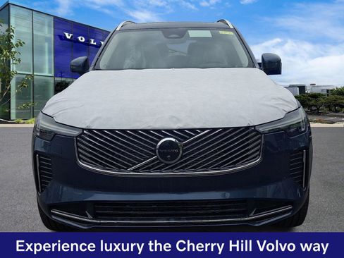 New 2026 Volvo XC90 B5 Plus w/ Protection Package Premier AWD/4WD image 2
