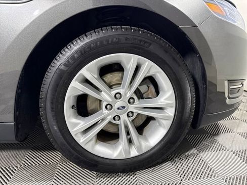 Used 2018 Ford Taurus SEL w/ Equipment Group 201A FWD image 14