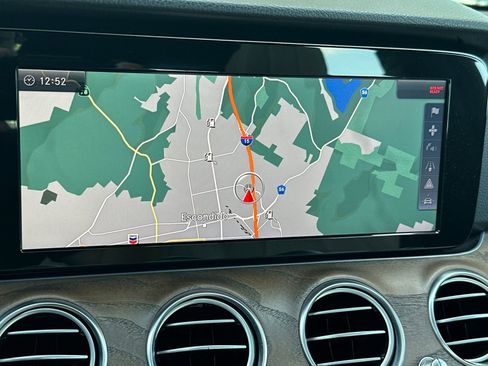 Used 2017 Mercedes-Benz E 300 image 21
