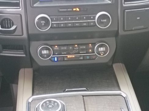 Used 2021 Ford Expedition Limited RWD image 25
