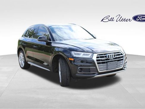 Used 2018 Audi Q5 Prestige w/ Prestige Package image 3