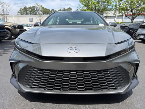 Used 2026 Toyota Camry SE FWD image 8