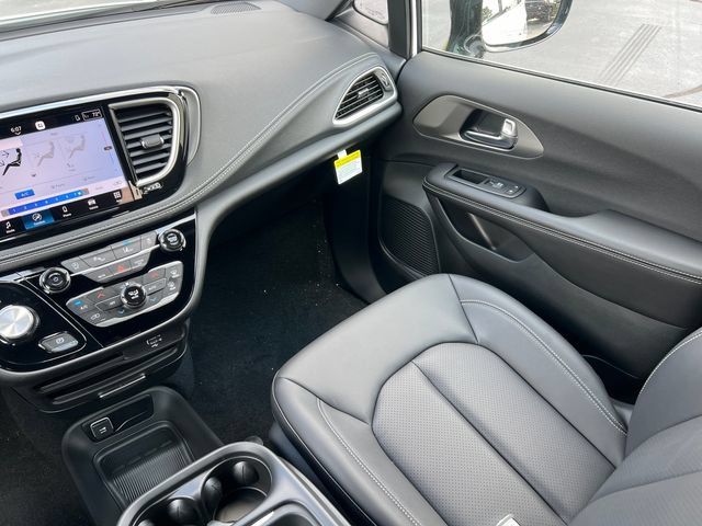 New 2027 Chrysler Pacifica Select FWD image 32