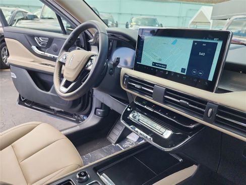 New 2026 Lincoln Corsair Premiere image 31