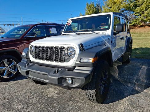 Used 2025 Jeep Wrangler Unlimited Sport image 4