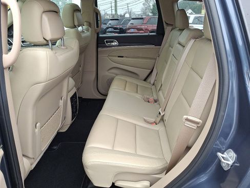 Used 2019 Jeep Grand Cherokee Limited image 10