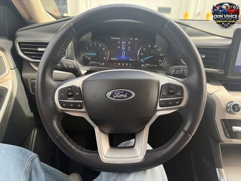 Used 2023 Ford Explorer XLT w/ Equipment Group 202A AWD/4WD image 14