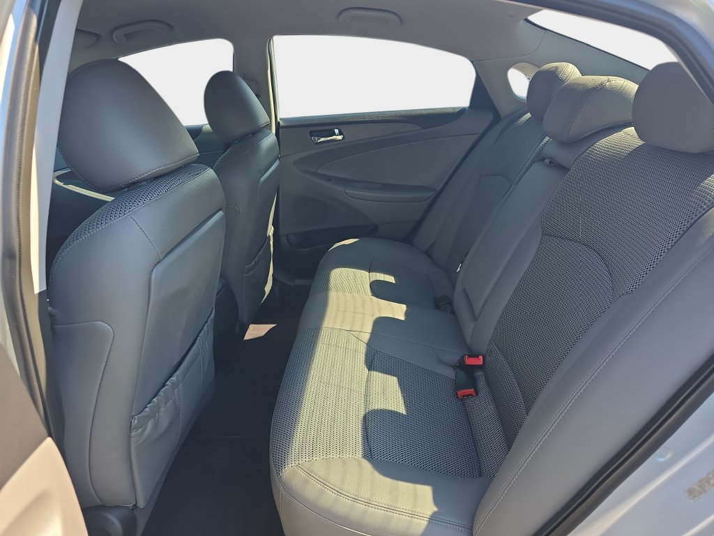 Used 2011 Hyundai Sonata SE FWD image 16