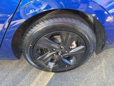 Certified 2023 Hyundai Elantra SEL image 6
