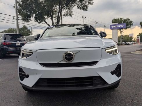 Used 2024 Volvo C40 Recharge Core AWD/4WD image 9