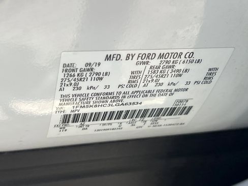 Used 2020 Ford Explorer Platinum w/ Premium Technology Package image 31