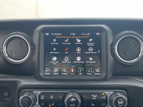 Used 2020 Jeep Gladiator Overland AWD/4WD image 9