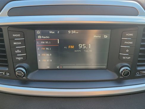 Used 2020 Kia Sorento AWD V6 image 31