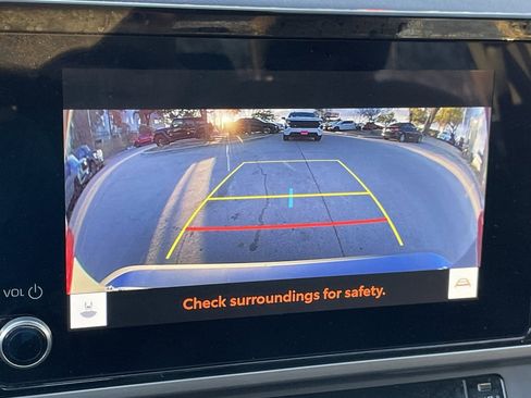 Used 2025 Toyota Camry LE image 18