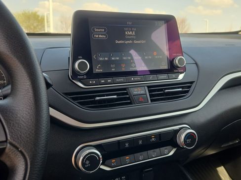 Certified 2025 Nissan Altima 2.5 S FWD image 19