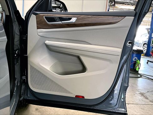 New 2026 Volkswagen Atlas SE image 29