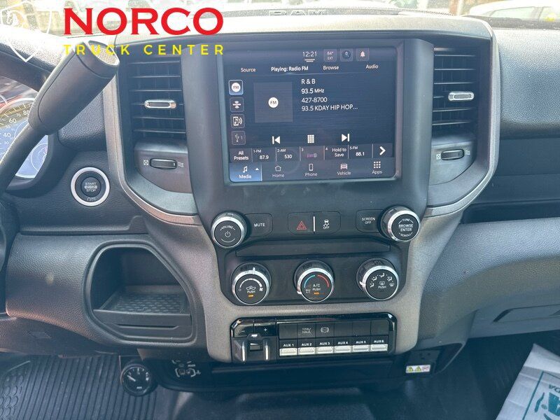 Used 2022 RAM 3500 Tradesman w/ Chrome Appearance Group AWD/4WD image 18