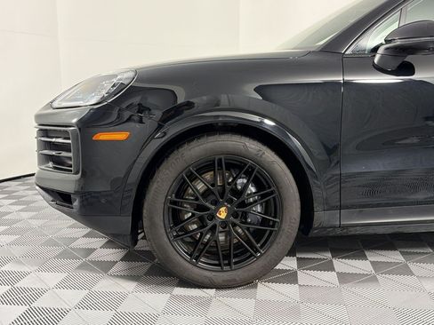 Certified 2024 Porsche Cayenne AWD/4WD image 7