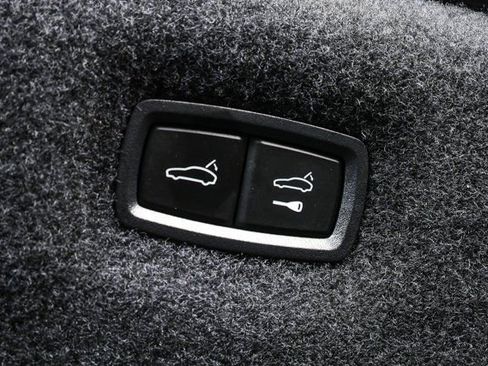 Used 2023 Audi e-tron GT Prestige image 28