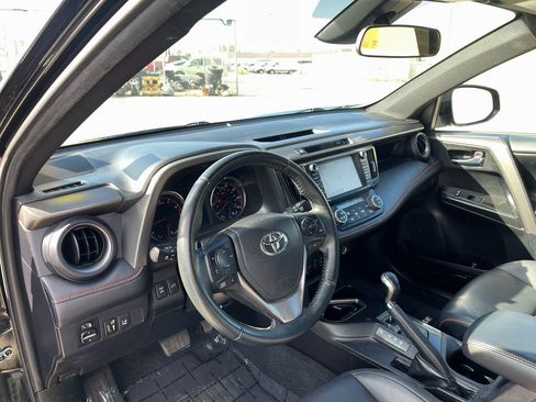 Used 2017 Toyota RAV4 SE w/ Advanced Technology Package image 29