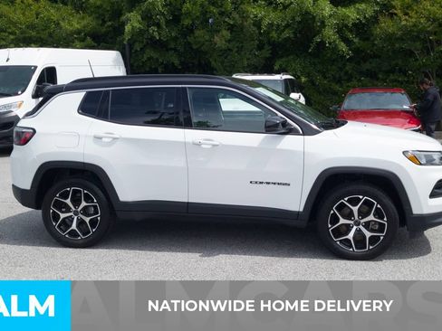 Used 2025 Jeep Compass Limited AWD/4WD image 4