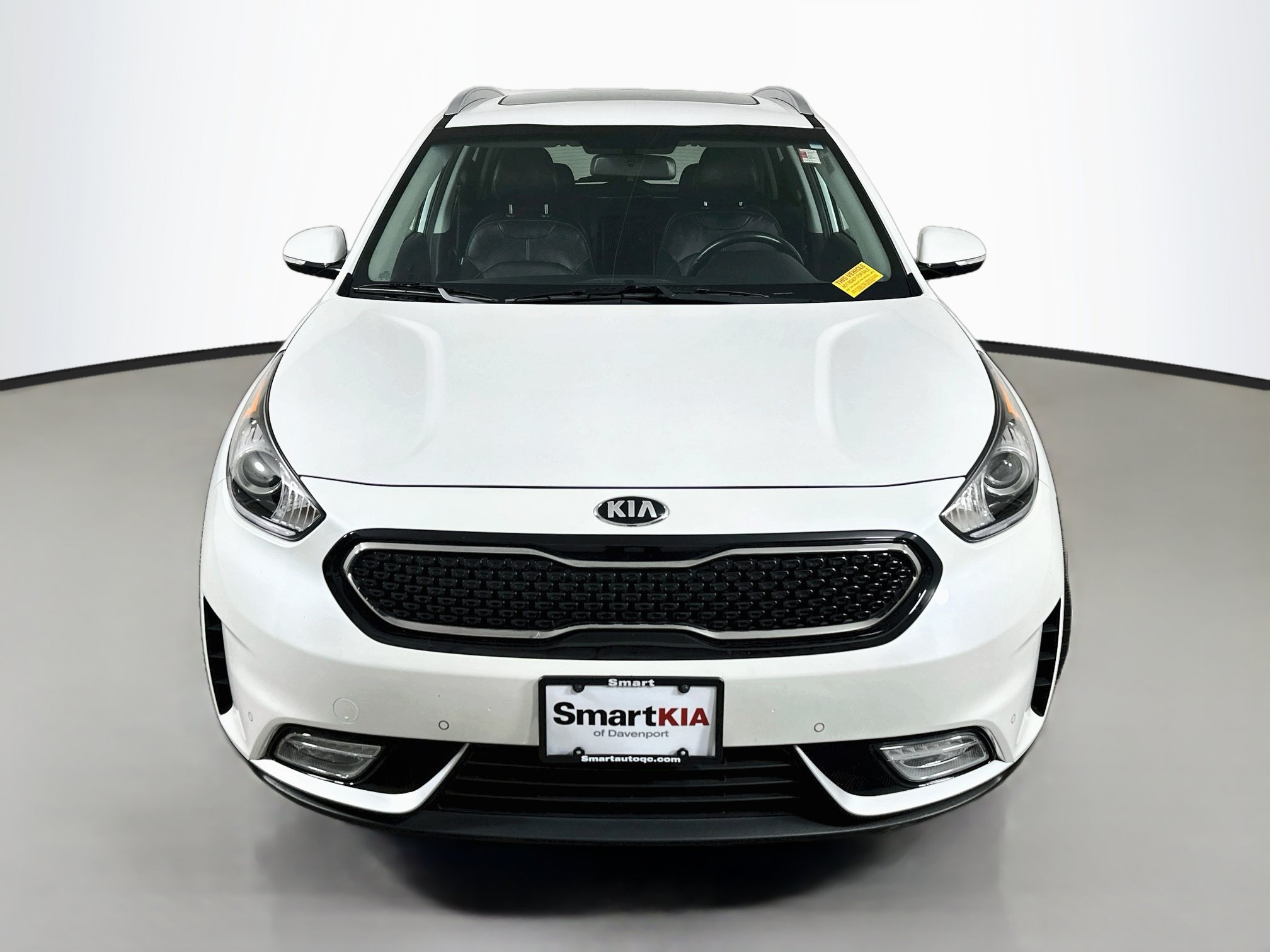 Used 2017 Kia Niro Touring FWD image 2