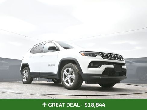 Used 2024 Jeep Compass Latitude image 53