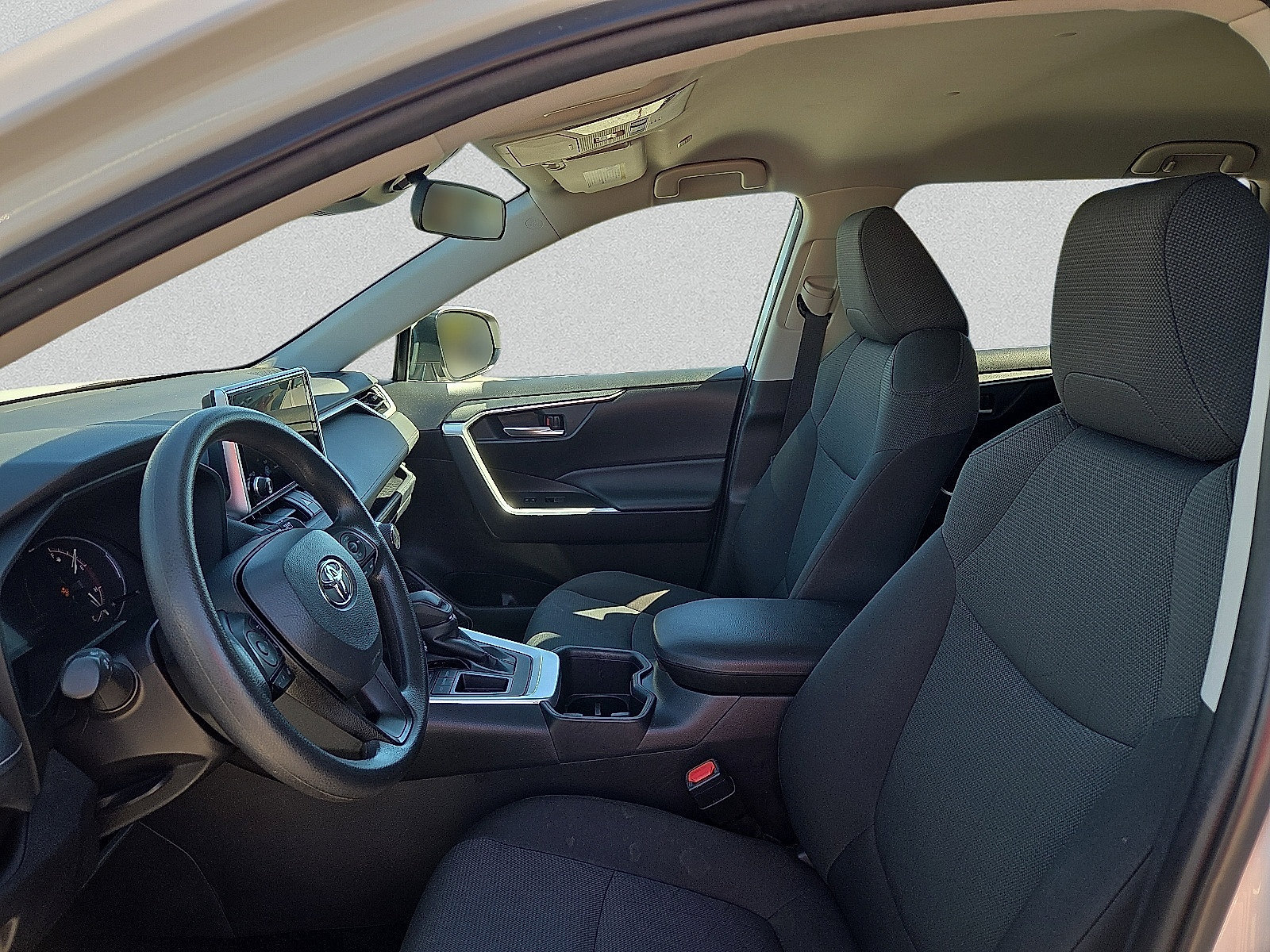 Used 2025 Toyota RAV4 XLE FWD image 13