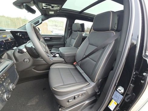 New 2026 Chevrolet Suburban Premier image 20