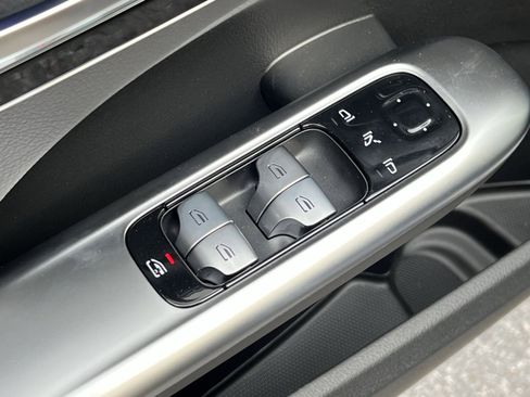 New 2025 Mercedes-Benz C 300 4MATIC Sedan image 13