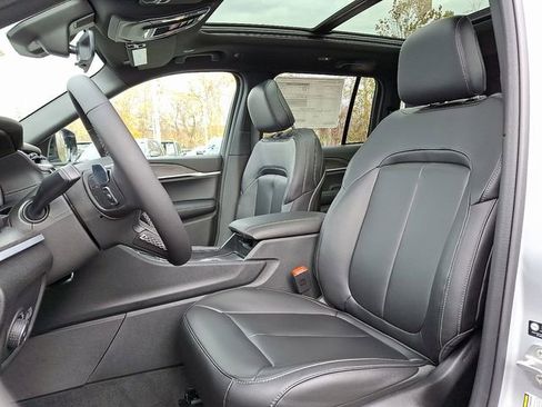 New 2025 Jeep Grand Cherokee Limited w/ Trailer Tow Package image 9