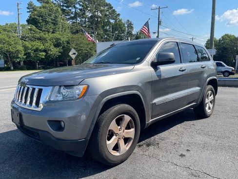 Used 2012 Jeep Grand Cherokee Laredo AWD/4WD image 5