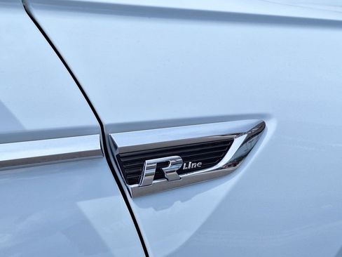 Used 2020 Volkswagen Tiguan SEL Premium R-Line AWD/4WD image 31