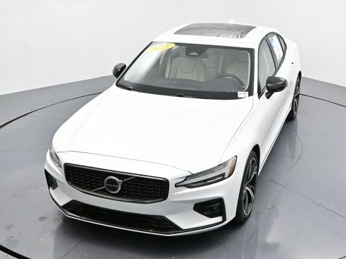 Used 2025 Volvo S60 B5 Plus w/ Protection Package Premier image 40