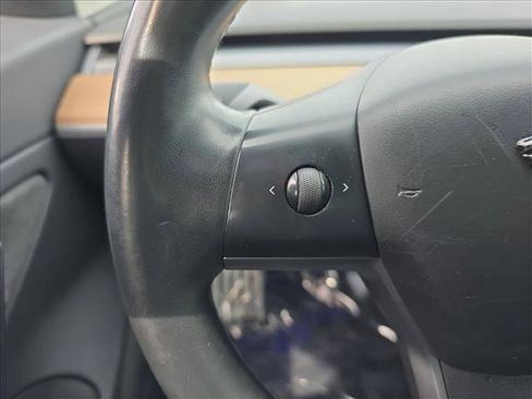 Used 2018 Tesla Model 3 Long Range image 16