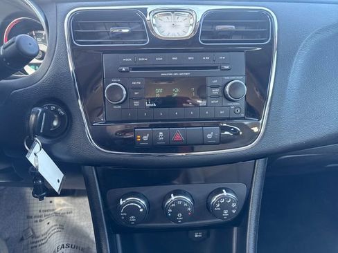 Used 2013 Chrysler 200 Limited image 23