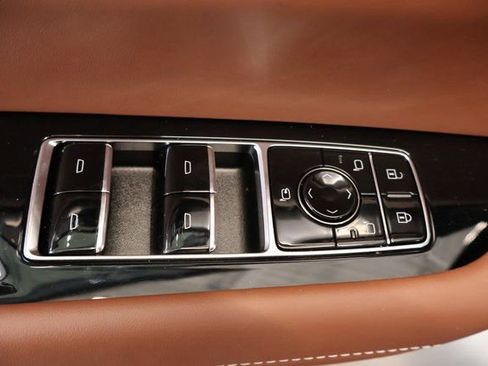 New 2026 Cadillac Vistiq Platinum image 8