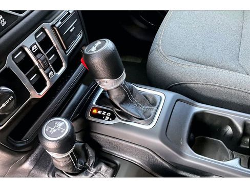 Certified 2025 Jeep Wrangler Sahara image 15