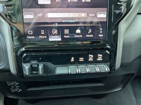 Used 2026 RAM 2500 Big Horn AWD/4WD image 11