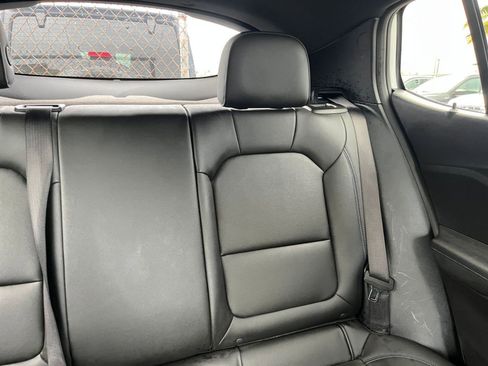 Used 2025 Buick Envista Sport Touring image 38